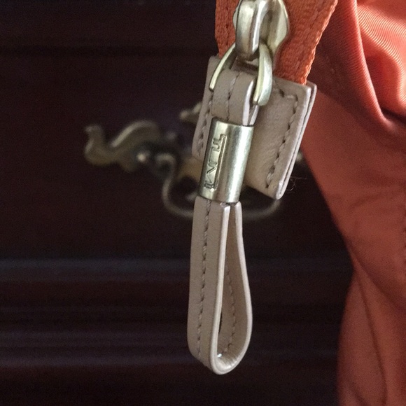 TOTE GM LARGE TUMI - Picture 5 of 8